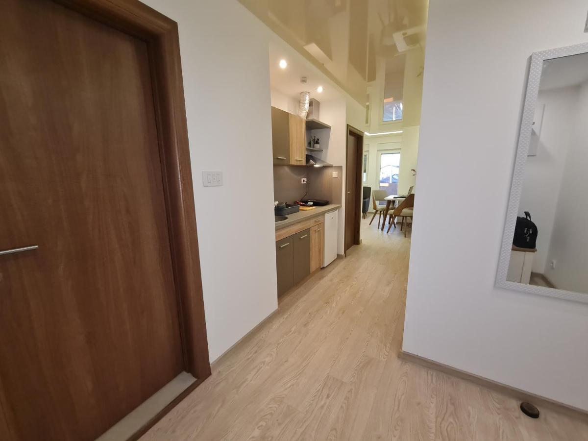 Airport Molko Apartments Surčin Εξωτερικό φωτογραφία