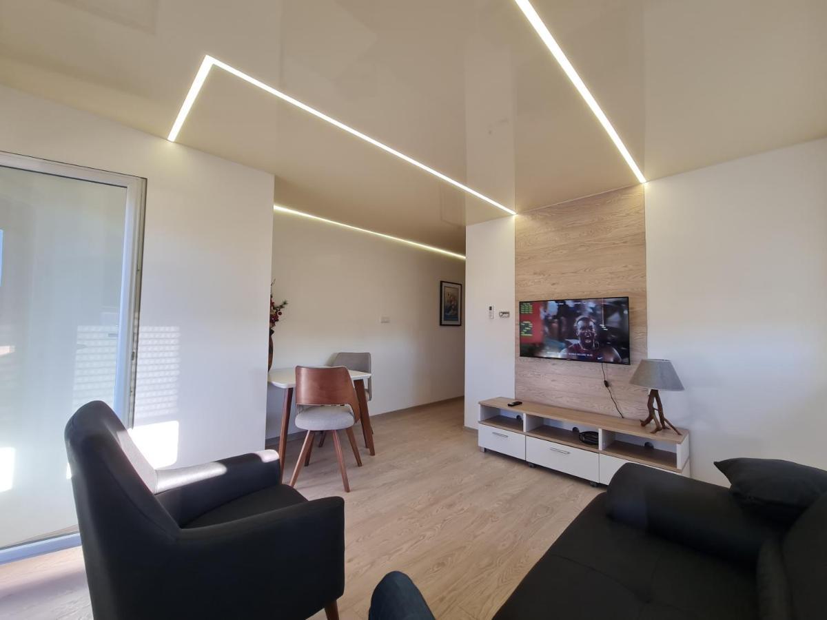 Airport Molko Apartments Surčin Εξωτερικό φωτογραφία