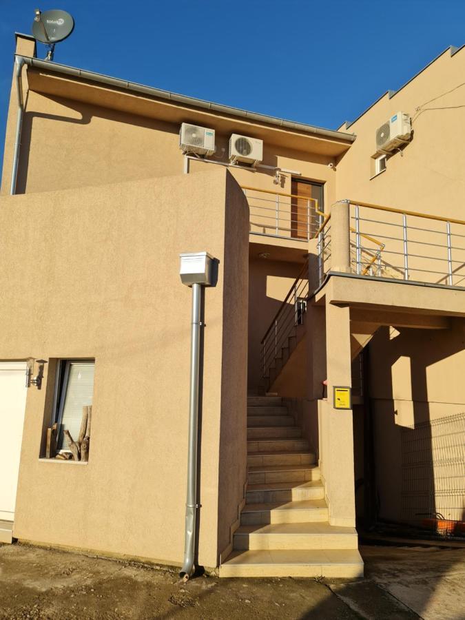 Airport Molko Apartments Surčin Εξωτερικό φωτογραφία