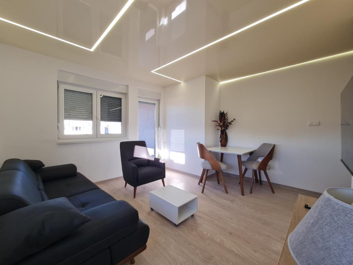 Airport Molko Apartments Surčin Εξωτερικό φωτογραφία